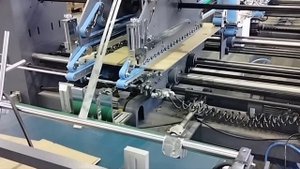 Наша новая фальцевально-склеивающая машина в ожидании ваших заказов!