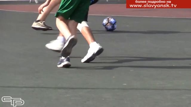 Юные славянские футболисты борются за лидерство