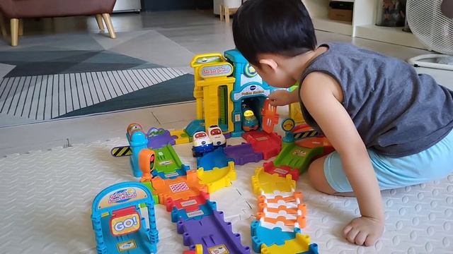 Let's build the Go Go Smart Wheels Police Station and Track Pack with Blue Race Car смотреть онлайн