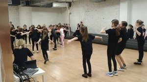 Репетиция танца "Прыгай выше головы"