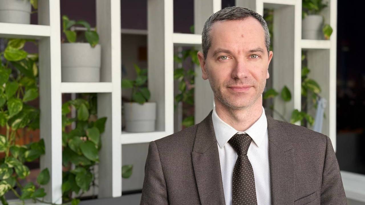 Жаловаться на работу транспорта нужно через Госуслуги.