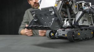LEGO Technic 42100 Liebherr R9800 Excavator Designer Video