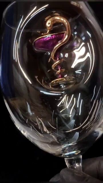 Бокал ВИННЫЙ МЕДИКУ.  Бокал с металлической вставкой ЗМЕЯ с чашей 590мл.  #подарокмедику #медицина смотреть онлайн