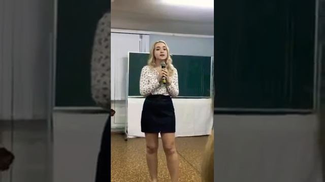 Изгиб гитары желтой - песни у костра.