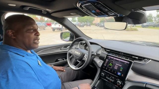Jeep Grand Cherokee Overland 4xE Hybrid Walkaround