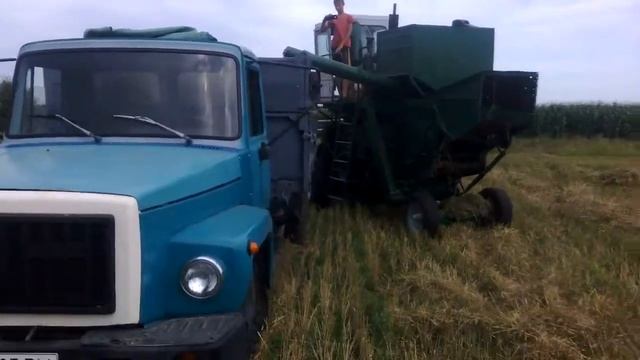 Саморобний комбайн,зерноуборочний смотреть онлайн