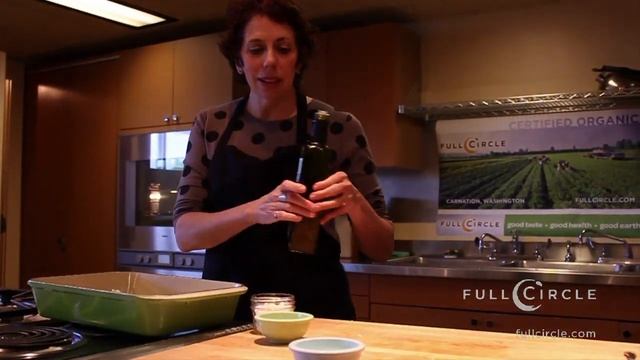 Roasted Tomatillo Chile Salsa смотреть онлайн