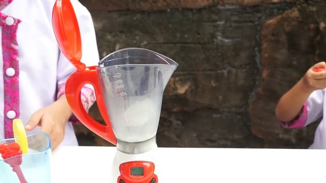 Mainan Blender Anak Membuat Milkshake dari Susu + OREO 💖 Jessica Jenica смотреть онлайн