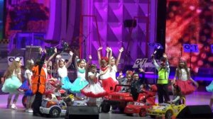 Непоседы. "Папа купил автомобиль" и "Мы маленькие дети".