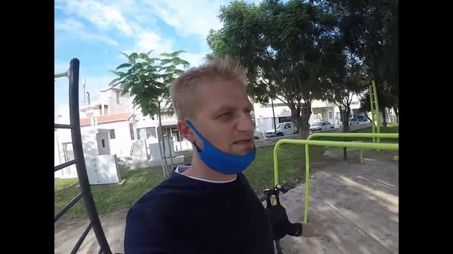 Турники в городе и лимоны с рыбой. Лимассол. Покатушки на самокате в марине во время пандемии смотреть онлайн