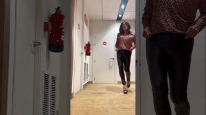 Crossdresser in leggings