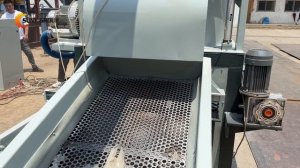 Полностью автоматическое оборудование для переработки многослойного стекла.