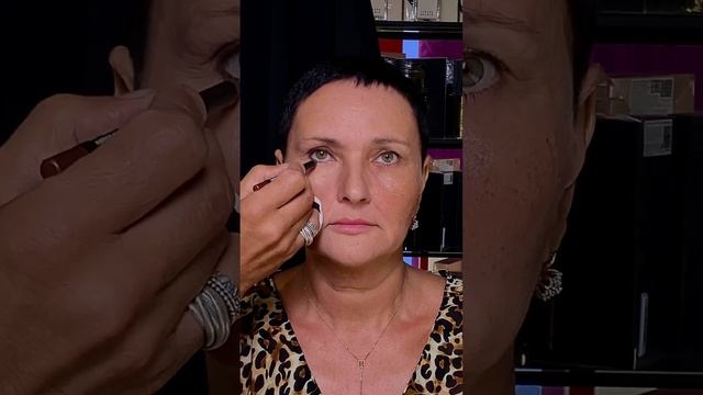 Макияж для нависшего века смотреть онлайн