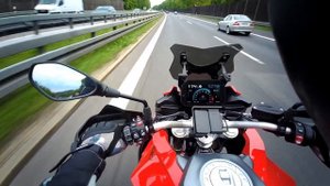 BMW F 900 XR И Sena