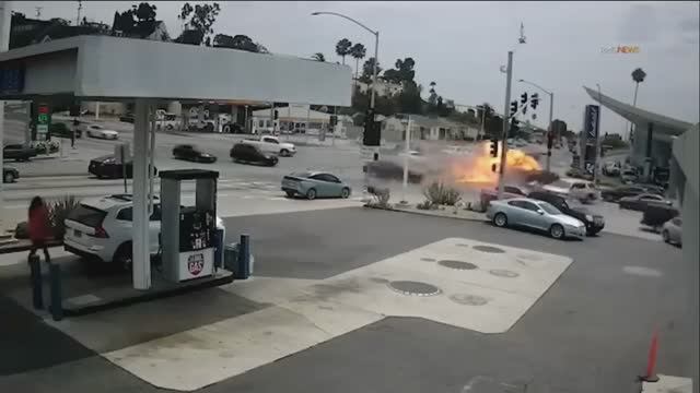 БЕЗУМНЫЕ И СТРАШНЫЕ ДТП смотреть онлайн