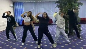 ROSÉ & Bruno Mars - APT Dance