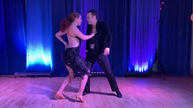 Adriano & Nadyne au Party d'anniversaire des 19 ans de Salsa Attitude le 10 Septembre 2022 смотреть онлайн