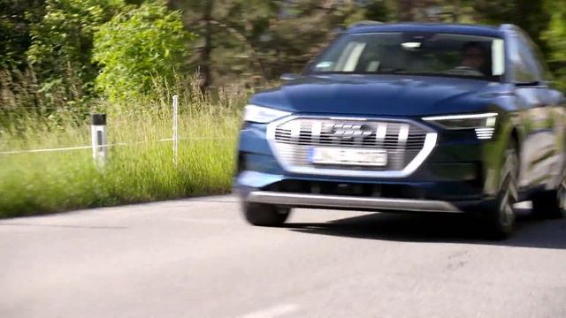 2020 Audi e-tron - Road Trip with Electric SUV смотреть онлайн