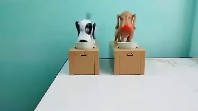 Chó thông minh ăn đồng xu. smart dog eat coin | Đồ chơi thông minh смотреть онлайн