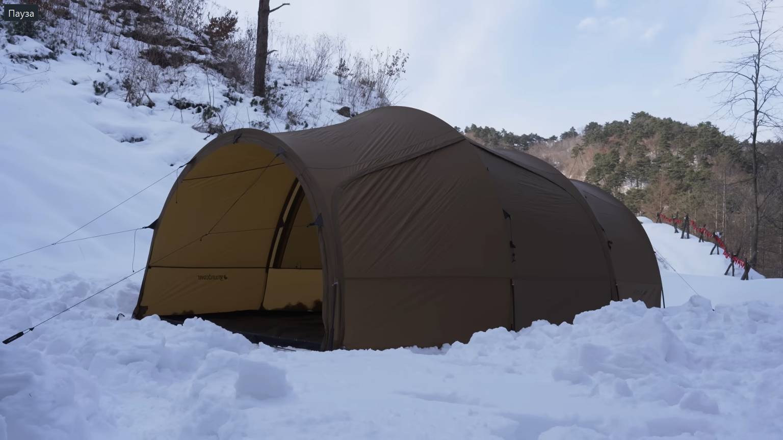 КЕМПИНГ НА ГЛУБОКОМ СНЕГУ С УЮТНЫМ И ТЕПЛЫМ УБЕЖИЩЕМ смотреть онлайн