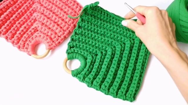 Прихватка, подставка под горячее из трикотажной пряжи. Для кухни.