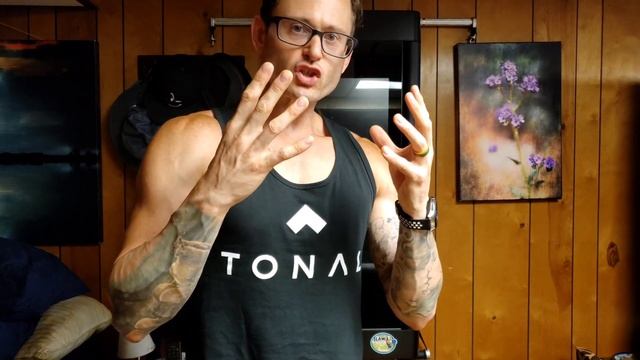 Tonal Review: Don't train like me! ||Eccentric mode, Smart Flex Mode & More