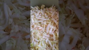 Капуста с рассолом и яблочным уксусом получилась 🔥,хрустящая!