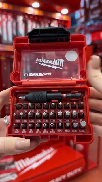 Эксклюзивно в магазине «Мастер»! Набор бит Milwaukee SHOCKWAVE 32 шт🔥 смотреть онлайн