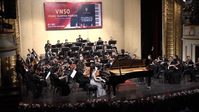 Edward Grieg: Piano Concerto in A minor, Op 16 - Quach Hoang Nhi with VNSO смотреть онлайн