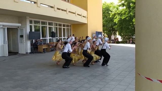 Вихованці Народного ансамблю спортивного бального танцю Ритм | Волинські Новини смотреть онлайн