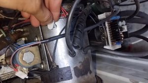 Правильное расположение датчика пламени на горелке.