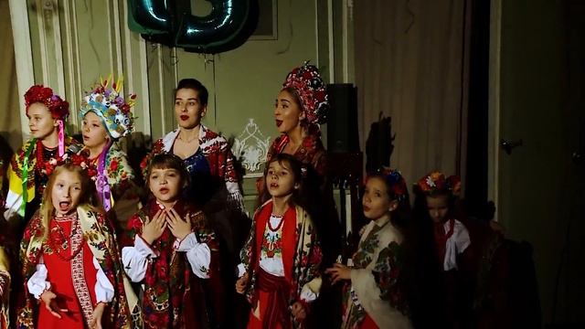 Українська хустка. Слова Зої Ружин, музика Анжели Ярмолюк. Виконують композитор А.Ярмолюк і ЛАДОНЬК смотреть онлайн