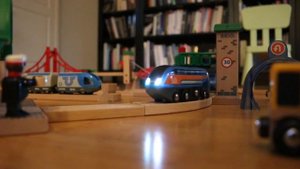 BRIO Smart Tech train