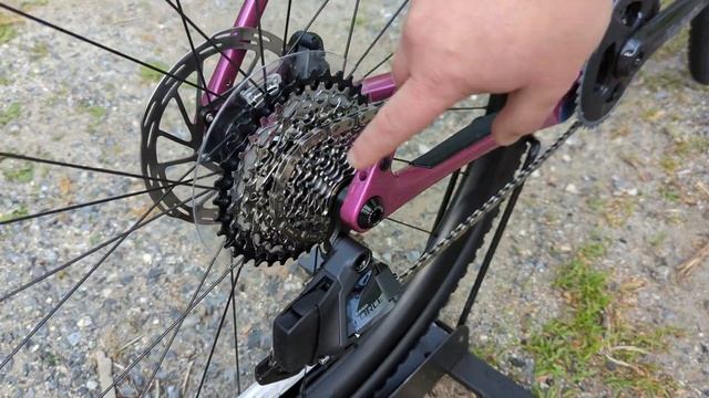 The Hottest New Gravel Bike? | 2022 Salsa Warbird Review & Weight смотреть онлайн