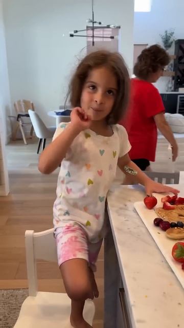 Our fave kind of morning 🥹❤️ #fathersday #girldad #family #pancakes #morning #dayinmylife