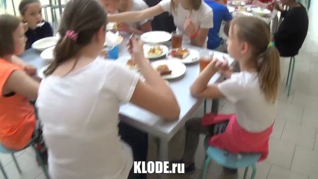 Завтрак (Лагерь КлоДэ на море) смотреть онлайн