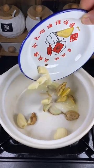 鸡肉最香的做法，沙姜h鸡煲，简单好吃 смотреть онлайн