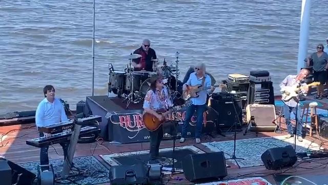 Burnt Biscuit/ Rockin’ Walk April 2019 смотреть онлайн