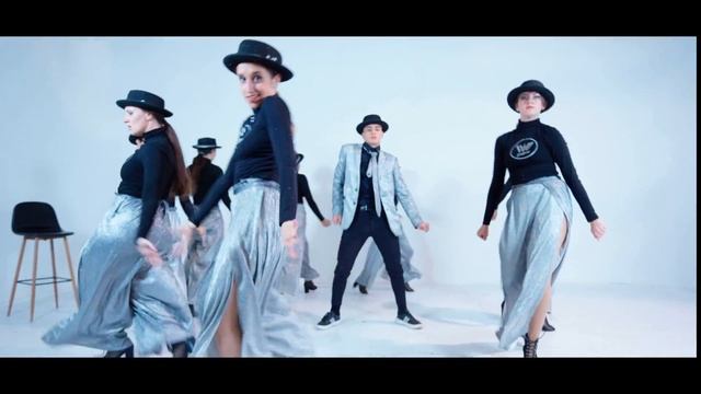 uMove | W&V Sisters - Big Spender смотреть онлайн