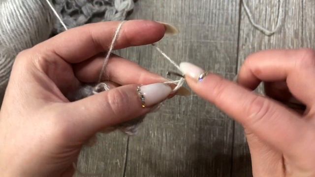 Шаль из пышных столбиков и соломоновых петель💥❤ смотреть онлайн