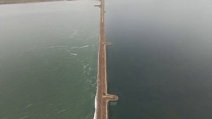 Атманай 2021 4к . Дамба между Кирилловкой и Атманаем, Утлюгский лиман.