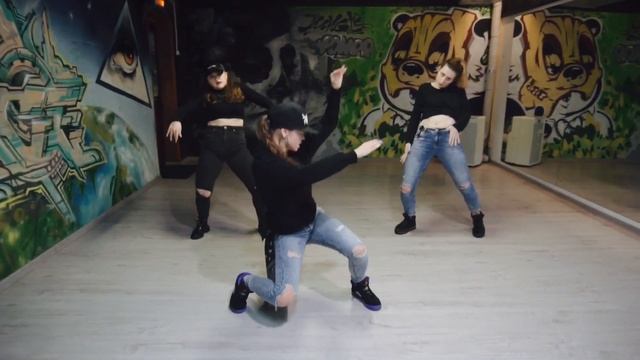 DASHA DEE  DEE SQUAD  DANCEHALL ROUTINE  KenNYMusix x Diamond Style - UpDown  dance  танцы 