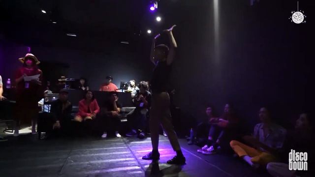 小毛 vs Lin | Waacking 1on1 Rookie Side · 新手組 Best 16 | Disco Town vol.2 | 20190831 смотреть онлайн