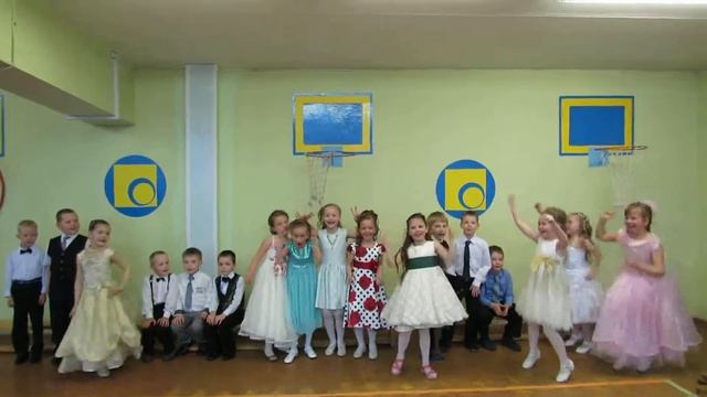 23. Выпускной Маячок 2015 - вход в зал к аниматорам-Эх, не сидится на месте смотреть онлайн