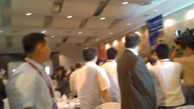 President Gloria Arroyo arrives at eServices 2009 смотреть онлайн