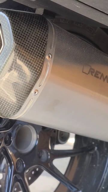 BMW R1250RT.레무스 슬립온 배기음.Remus slip-on exhaust sound.#shorts#exhaust sound смотреть онлайн