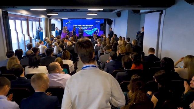 Церемония вручения премии "Люди ИНГО". Ведущий Артём Лёсин