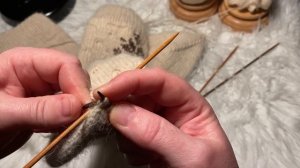 НОСКИ ПО СТАРИНКЕ ЧАСТЬ 2-Я/КАК ВЯЗАЛИ НОСКИ МОИ БАБУШКА ПРАБАБУШКА/ВЯЗАНИЕ С МОИМ ЗАКИДОНОМ😅