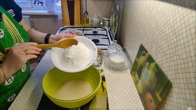 Готовлю для мужа рыбный пирог со свежей мойвой // Погода шикарная