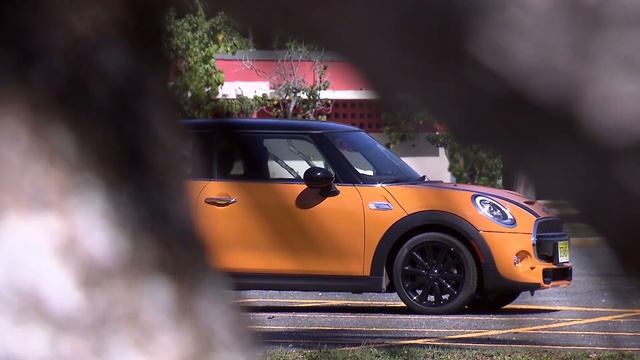 The new Mini Cooper S Exterior Design | AutoMotoTV смотреть онлайн